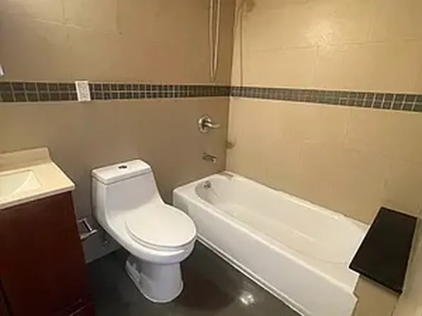 42-07 Bell Boulevard image 7 of 8