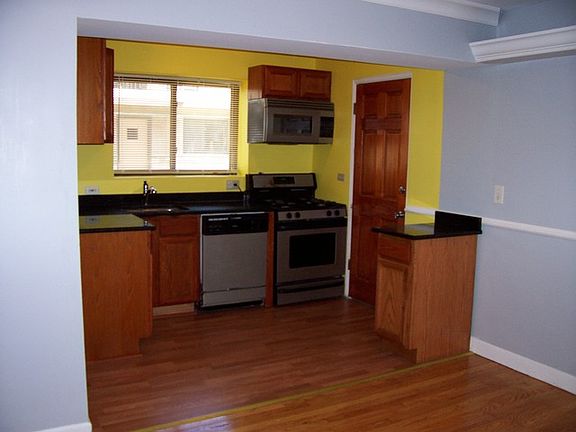 5th image of 7344 N Winchester Ave #A