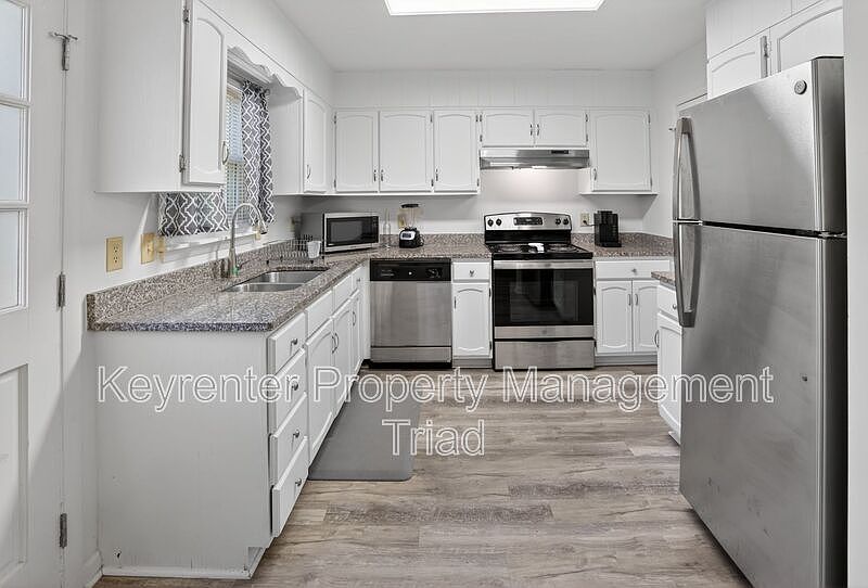 1st image of 115 S Mendenhall St APT C