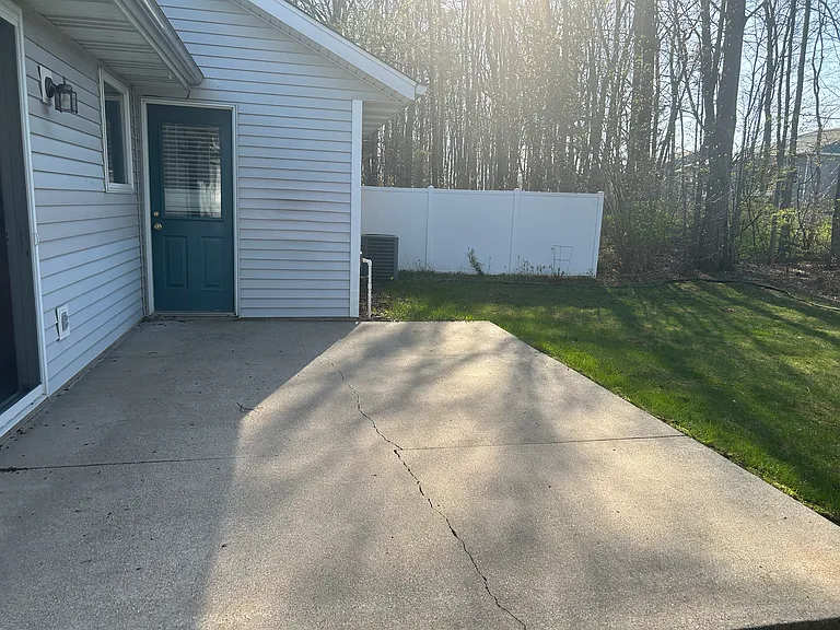 11902 Seven Pine Dr — Photo 3