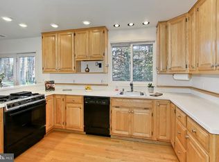 5615 Bellington Ave, Springfield, VA 22151