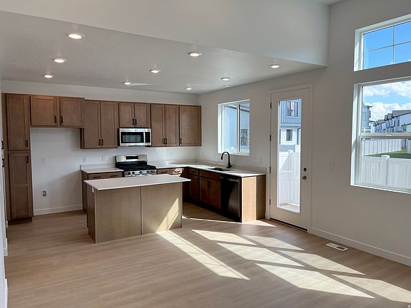 2nd image of 2032 W Leapfrog Rd #919