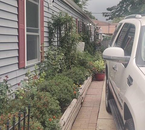 5th image of 308 Elm Street