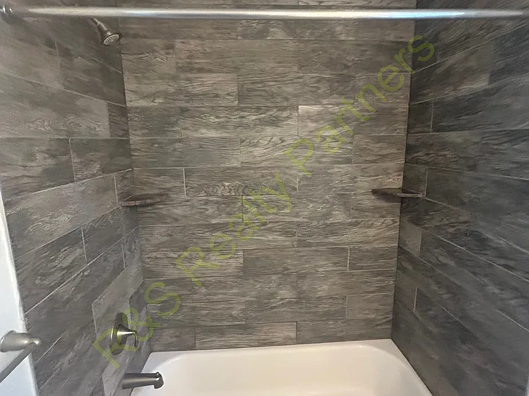 301 E 29th St #2 — Photo 4