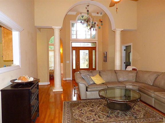 5th image of 746 8th Street Dr NW