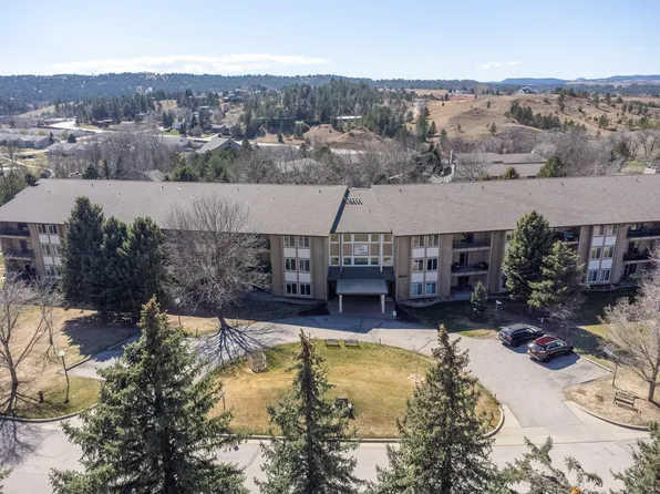 3952 Fairway Hills Dr, Rapid City, SD 57702