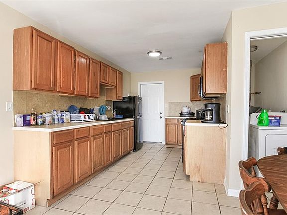 5th image of 4004 E Loyola Dr