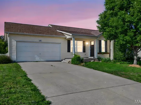 2289 Paige Marie Dr, Warrenton, MO 63383