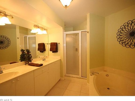5th image of 201 Vintage Bay Dr APT 7