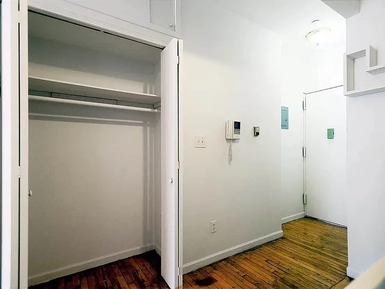 121 Orchard St #7 — Photo 4