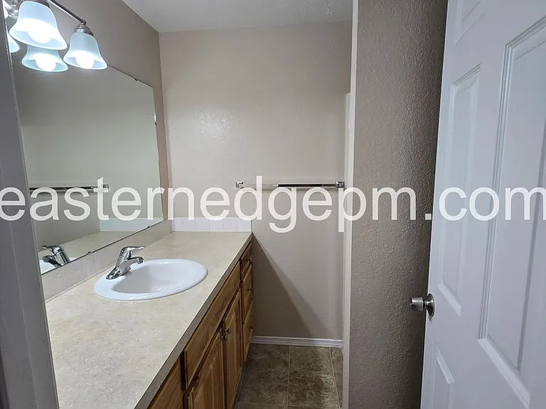 426-538 NW 9th St — Photo 17