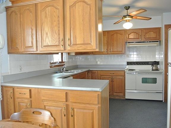 5th image of 573 Janet Dr