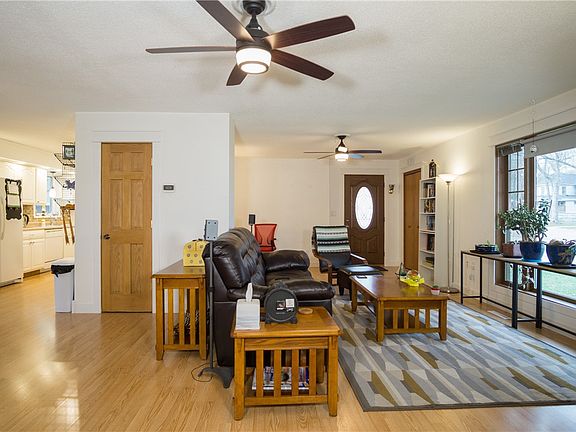 3rd image of 129 N Washington Street