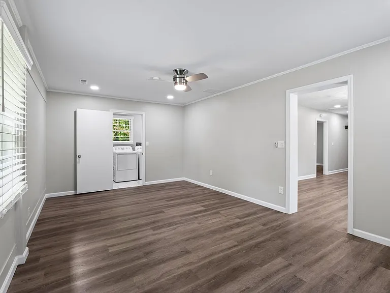 5501 Old Buncombe Rd — Photo 9