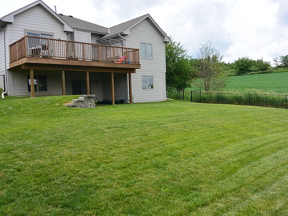 Back of House - Walkout Bsmt