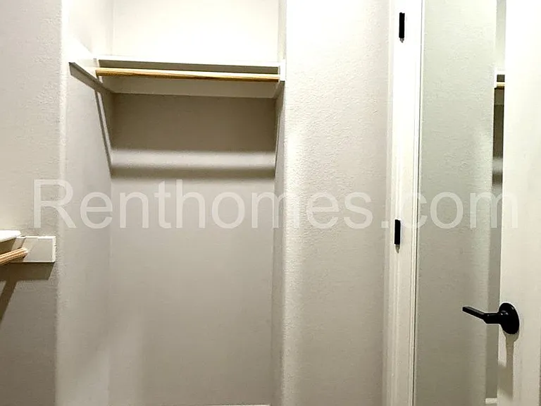 11007 Evelyn Way — Photo 24