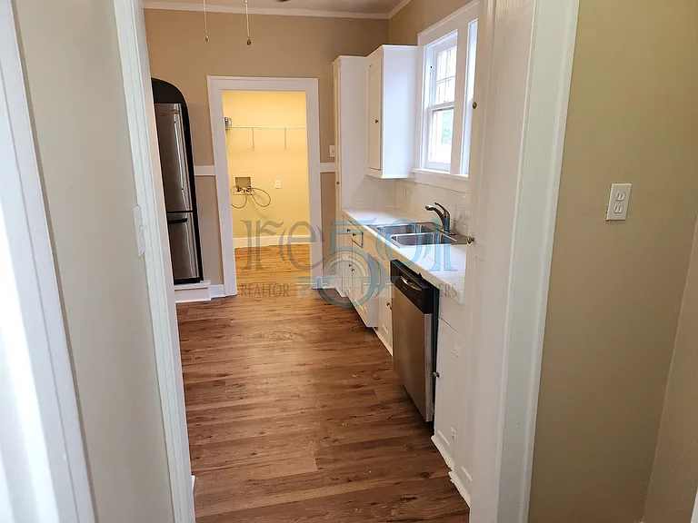 119 N Monroe St — Photo 17