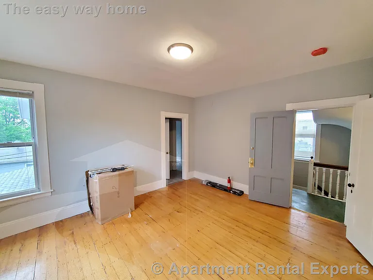 146 Highland Ave #4 — Photo 6