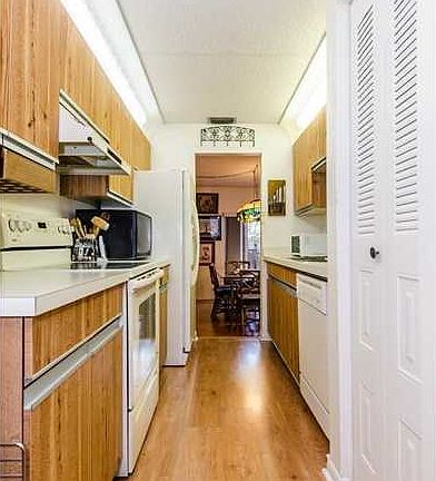 5th image of 8236 NW 9th St #1