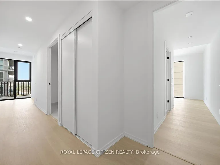 109 Erskine Ave #1602 — Photo 3