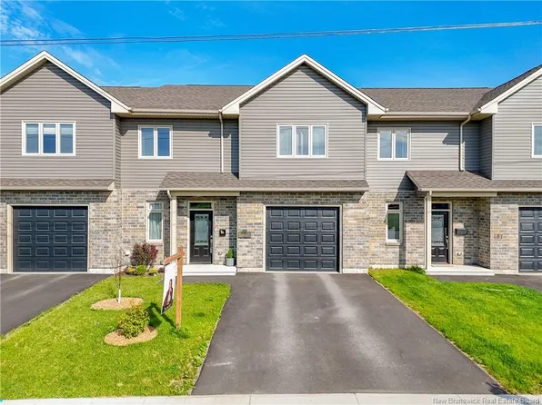 483 Neill St, Fredericton, NB E3A 2Z6