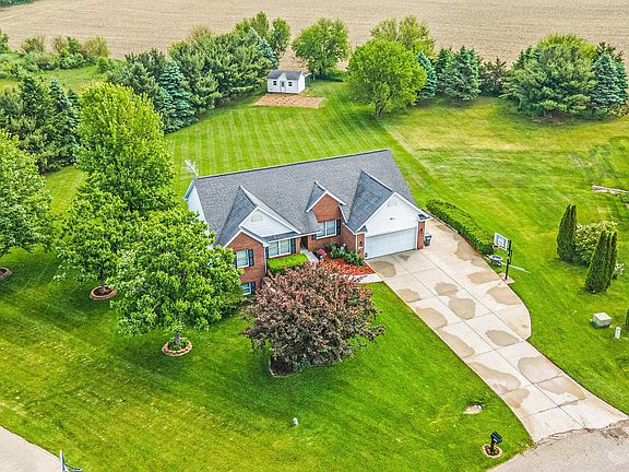 3rd image of 53029 Meadow View Ln