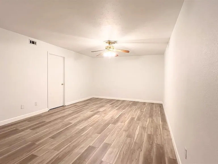 2626 Custer Pkwy #C — Photo 10