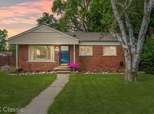 33394 Florence St, Garden City, MI 48135