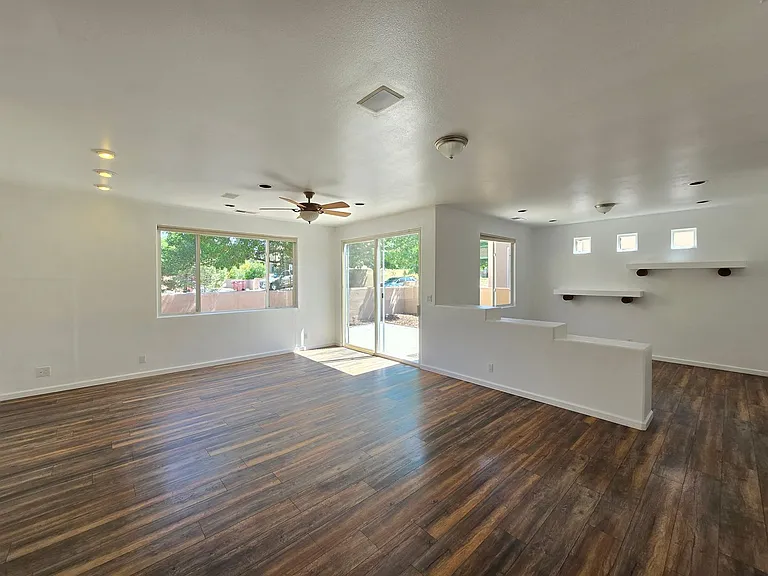 3 Wood Flower Pl — Photo 3