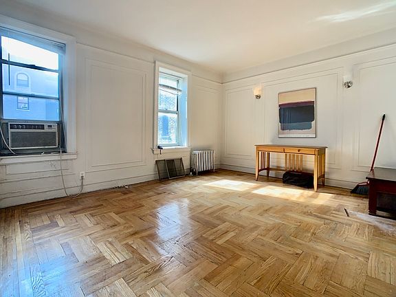 4th image of 106 Pinehurst Ave APT B43