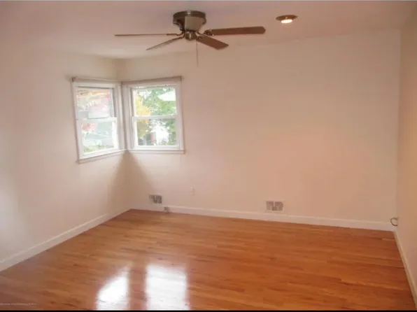 117 Bay Ter Floor 1, Staten Island, NY 10306