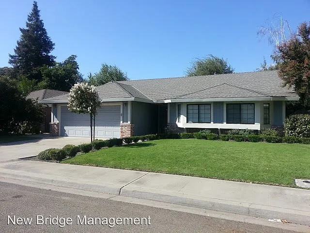2535 Oxford Ave photo 1