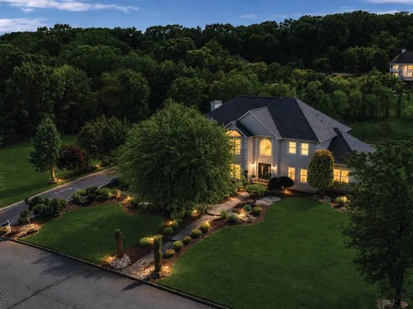 14 Diamond Hill Road, Marlboro, NJ 07746
