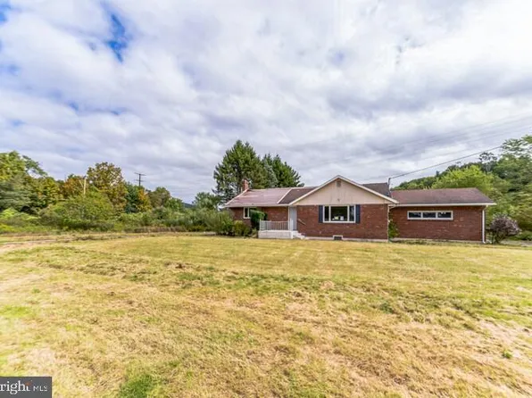 828 State Route 239, Wapwallopen, PA 18660