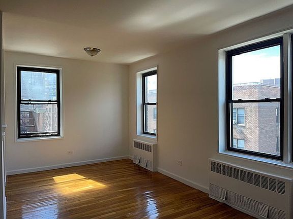 3rd image of 10230 Queens Blvd APT 6H