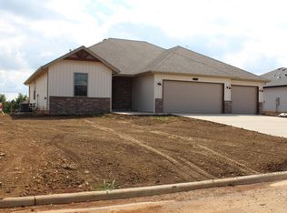 3313 W McCanse St, Springfield, MO 65803