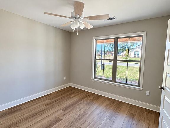 5th image of 715 Osprey Cir