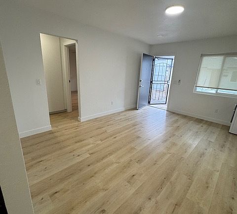 5th image of 2508-12 F Ave #C