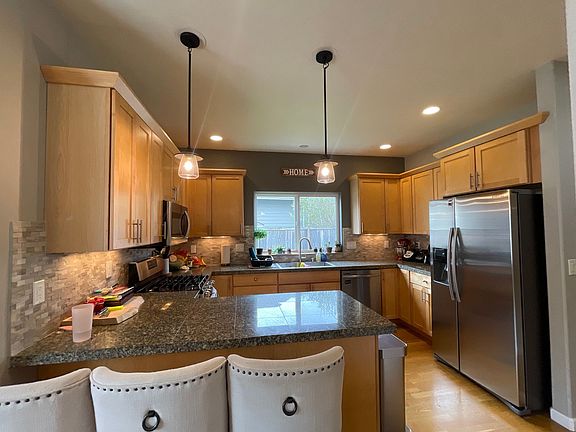 5th image of 907 Nevada St