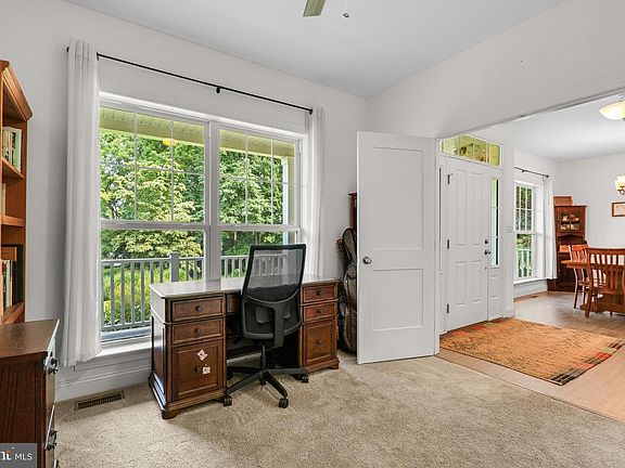 5th image of 1389 Evans Rd
