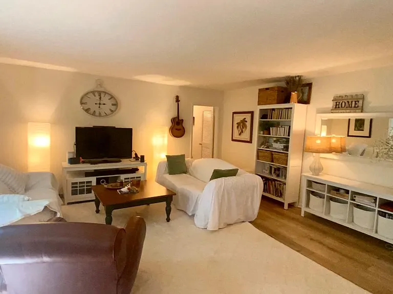 10636 Montrose Ave #203 — Photo 8