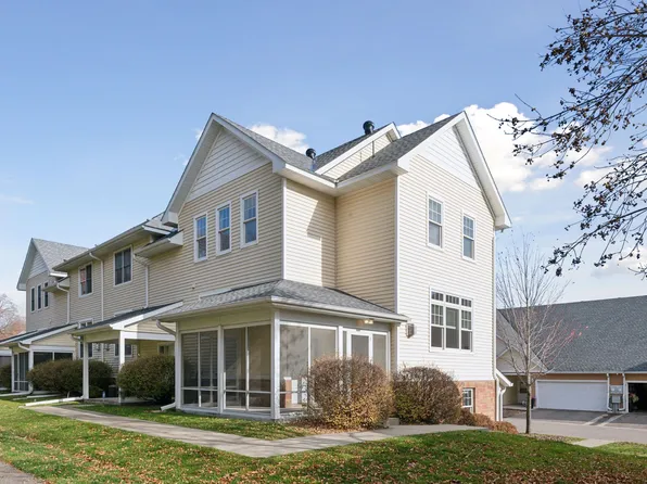 2121 Village Trl, Mound, MN 55364