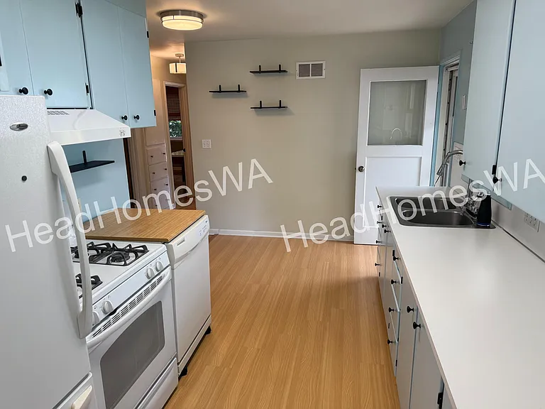 603 Turner St NE — Photo 6