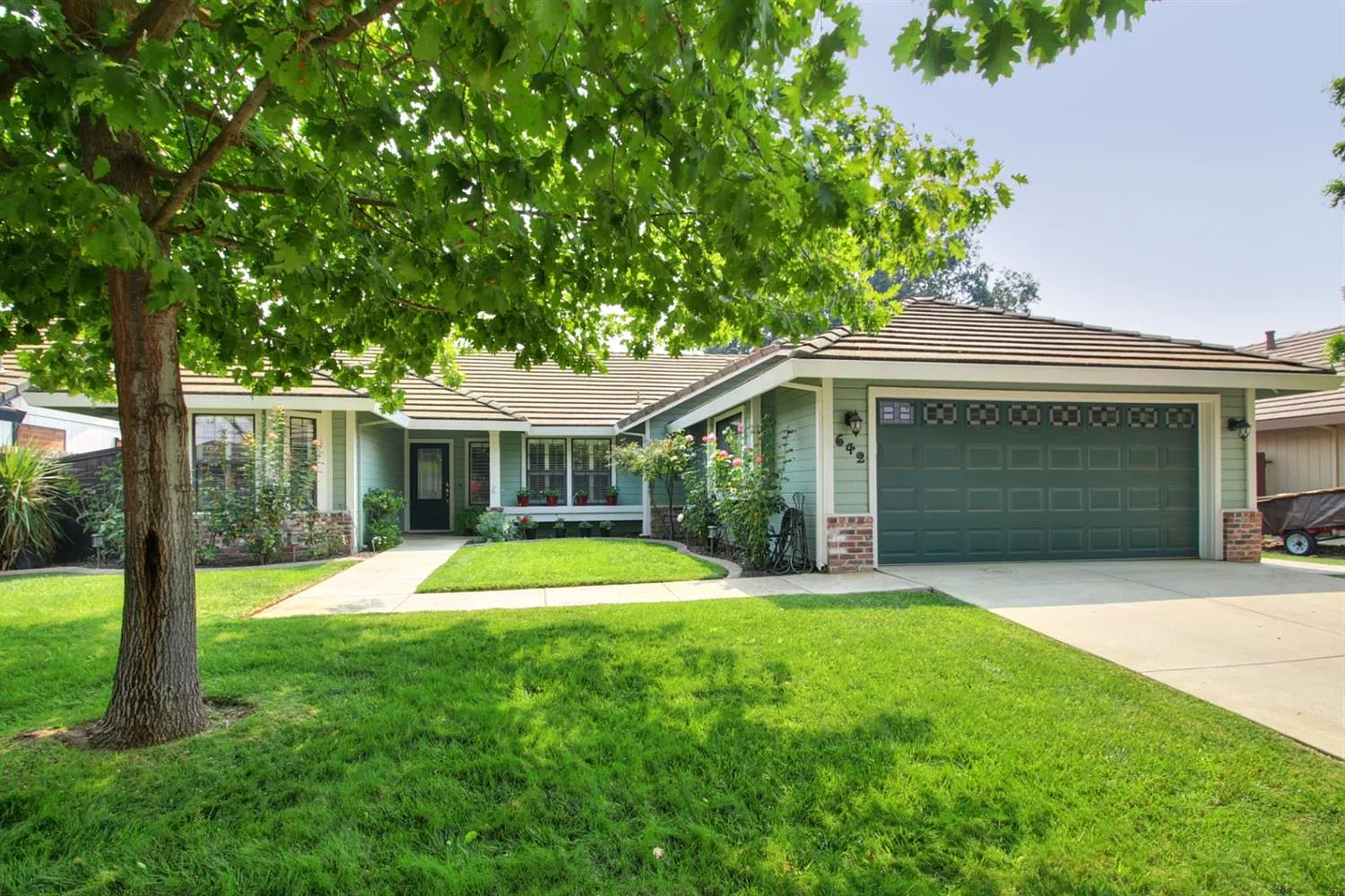 642 Germaine Dr photo 1