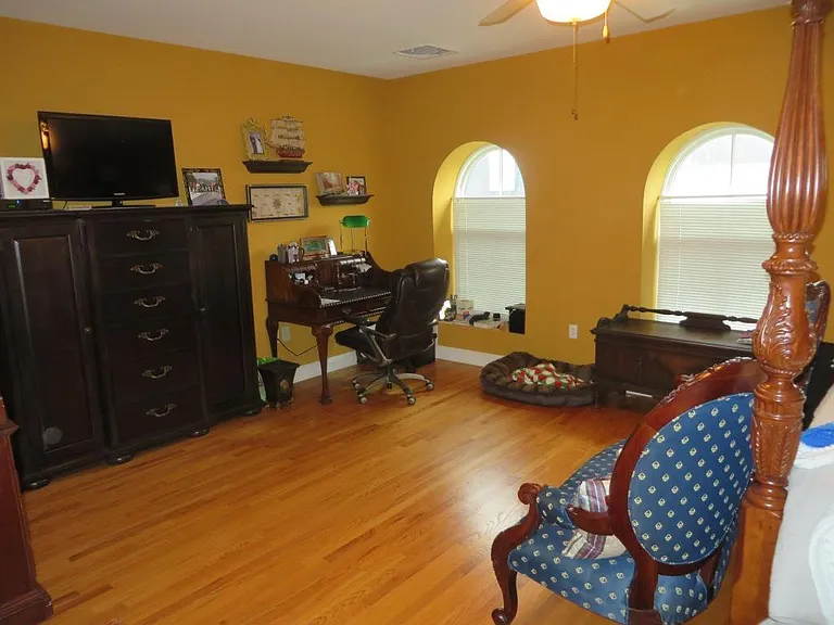 16 Washington St #302 — Photo 7