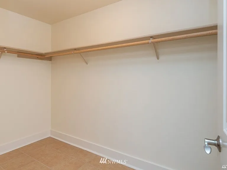 25 N Broadway #303 — Photo 16