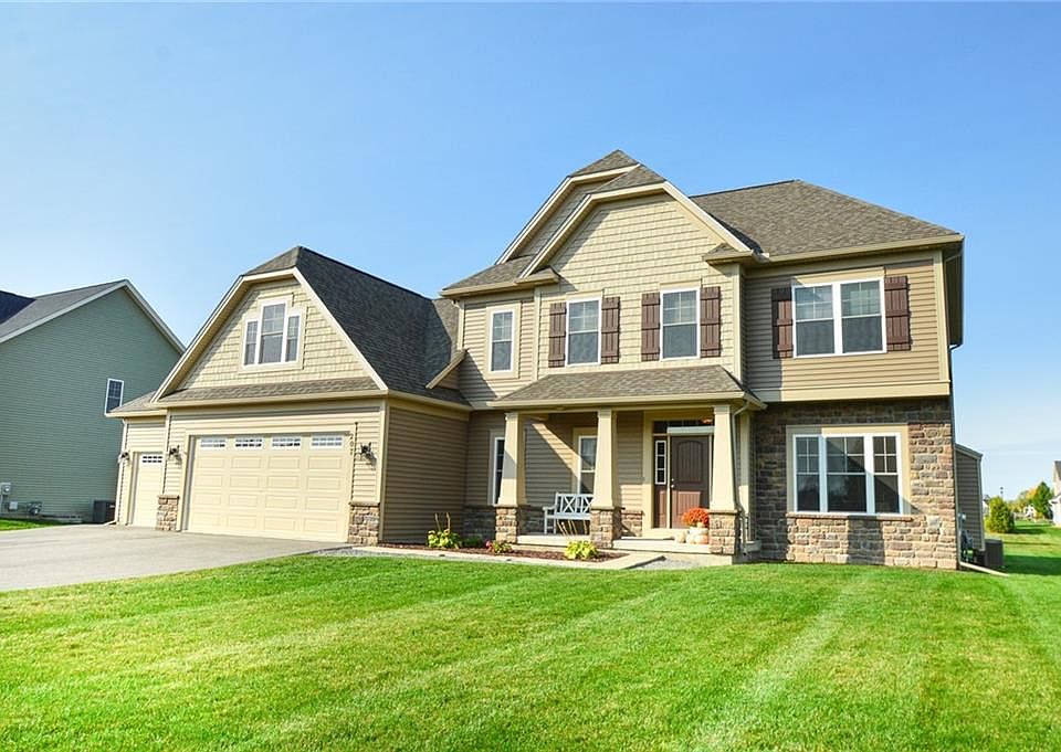1st image of 207 Forest Glen Dr