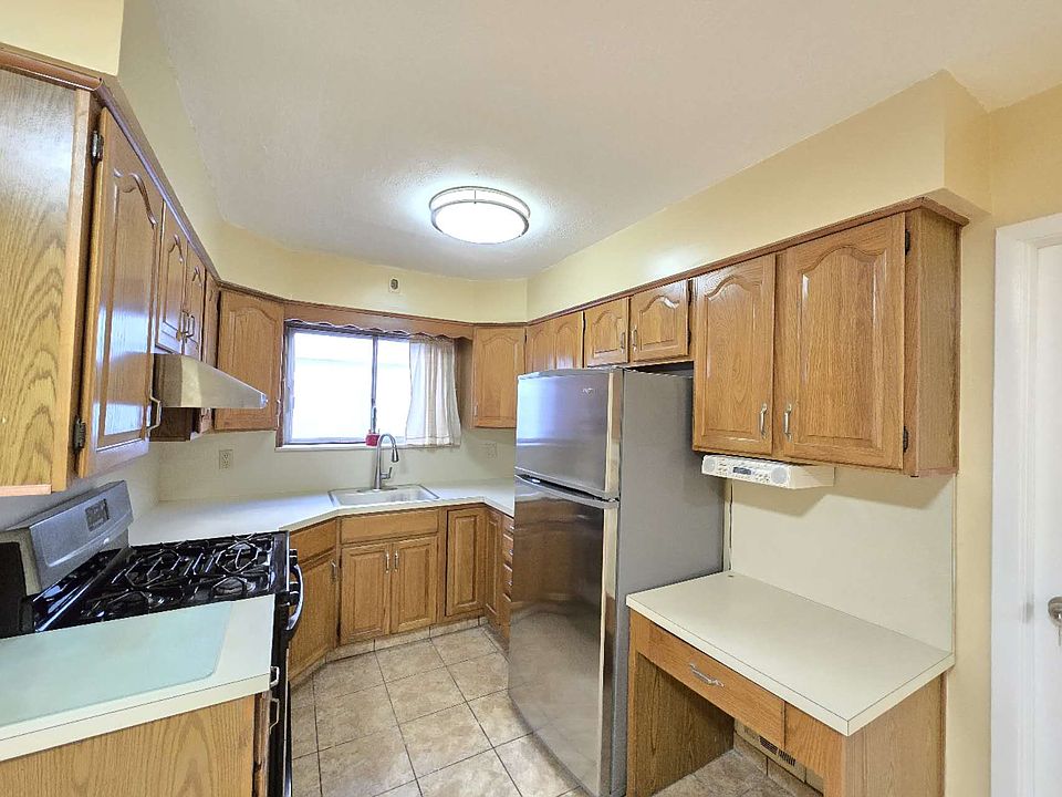 1st image of 26 Amber St #1
