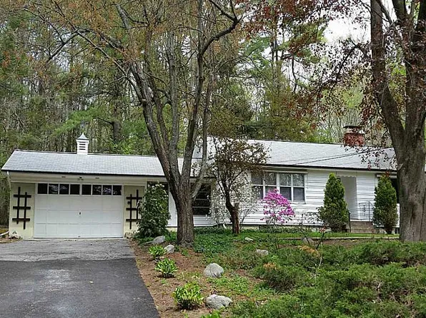 93 Stillwater Rd, Smithfield, RI 02917