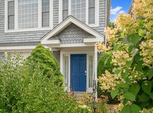 49 Thorpe St, Fairfield, CT 06824